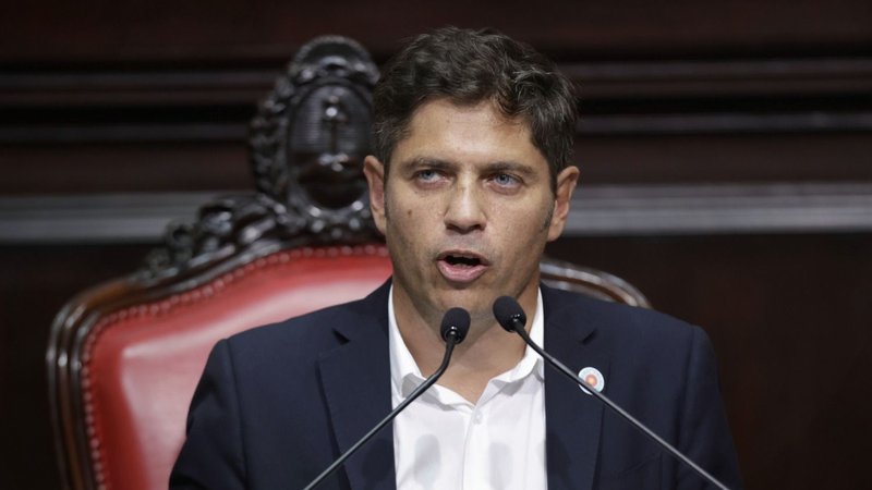 Kicillof respondió a Milei: "Con la democracia y el federalismo no se juega"