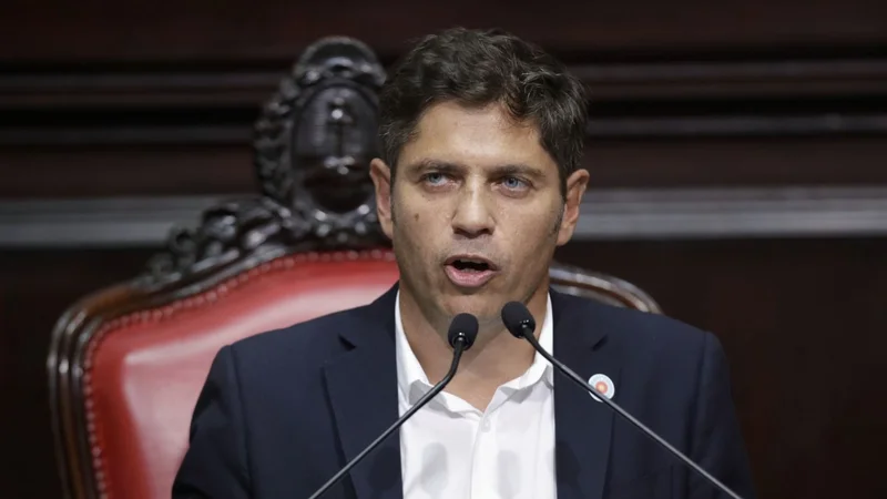 Kicillof respondió a Milei: "Con la democracia y el federalismo no se juega"