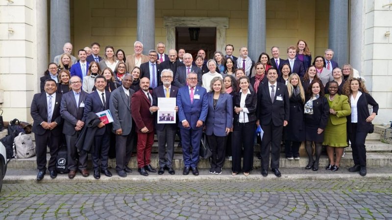 Desde el Vaticano, jueces de toda América pidieron límites éticos para la IA