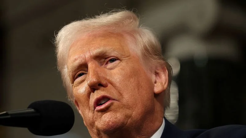 Trump sopesa prohibir la entrada de afganos y pakistaníes en EEUU, según fuentes