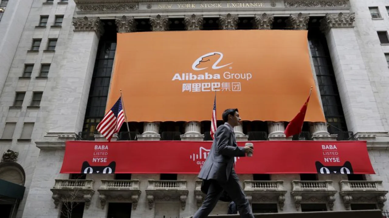 El modelo de razonamiento de inteligencia artificial de Alibaba impulsa al alza sus acciones