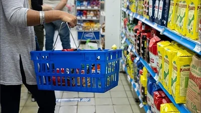 Rosario: una familia necesitó un millón y medio de pesos para cubrir el costo de la canasta básica en febrero Rosario: una familia necesitó un millón y medio de pesos para cubrir el costo de la canasta básica en febrero