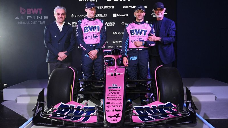 Luca de Meo, Jack Doohan, Pierre Gasly y Flavio Briatore.