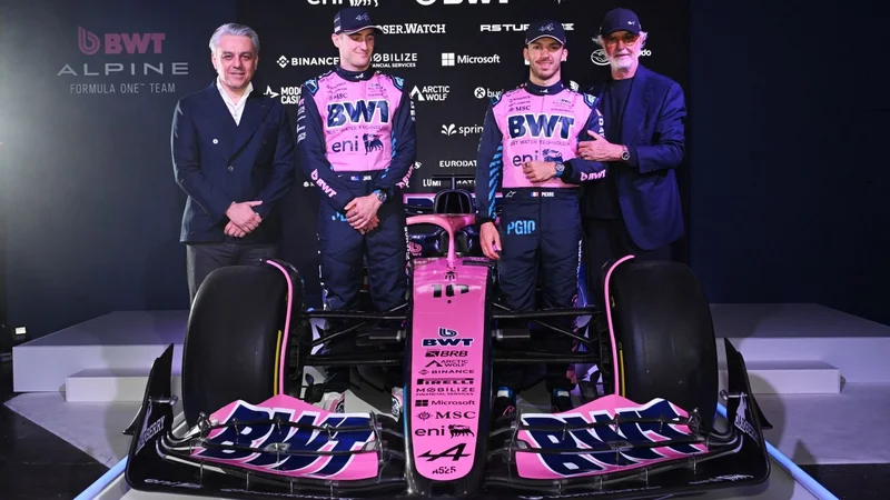 Luca de Meo, Jack Doohan, Pierre Gasly y Flavio Briatore.