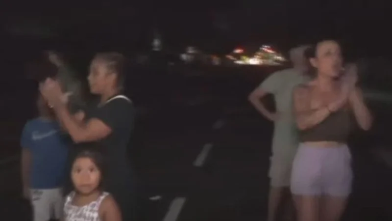 Apagón en el AMBA: cacerolazos por los más de 45 mil personas sin luz