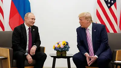 Trump dice que estudia imponer sanciones bancarias y aranceles a Rusia Trump dice que estudia imponer sanciones bancarias y aranceles a Rusia