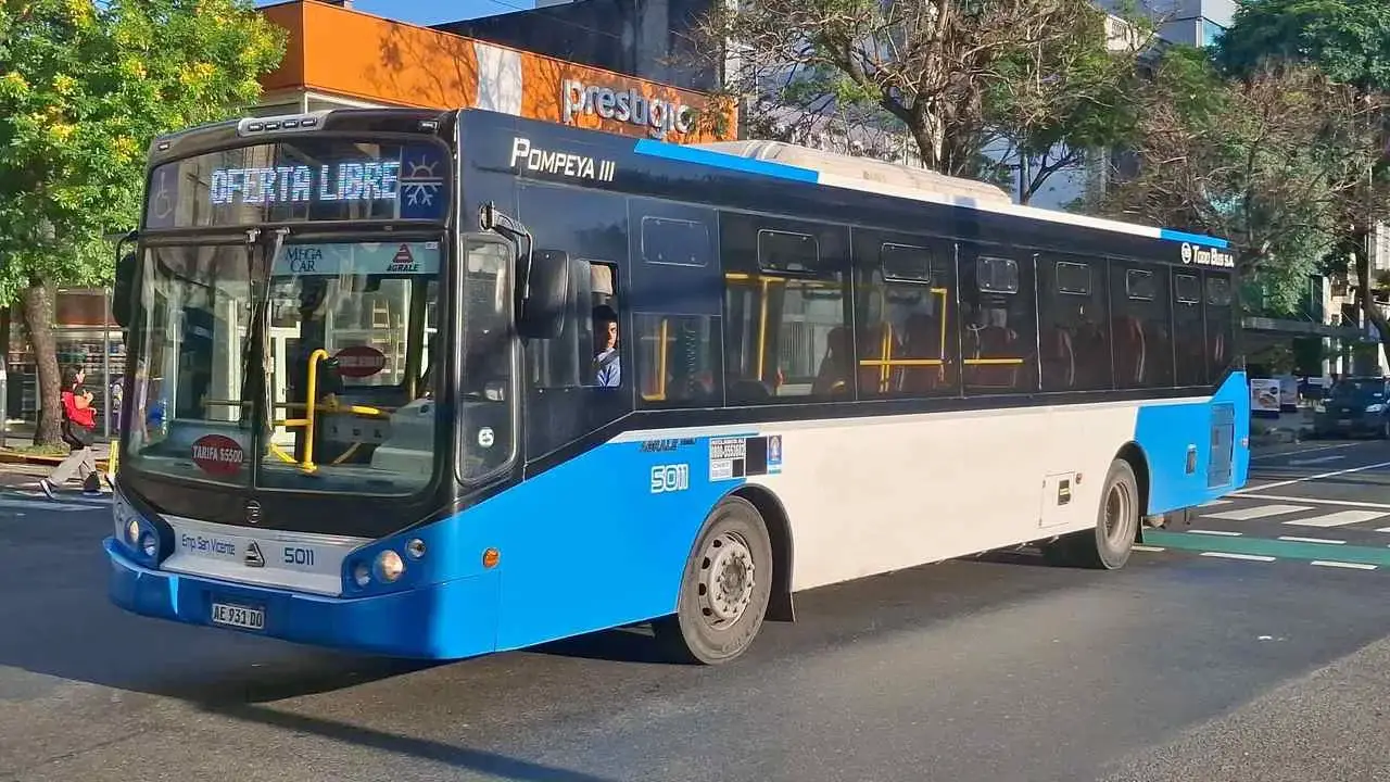 Una nueva lÃnea de colectivo llega hasta el Obelisco: ¿Cuál es su recorrido?
