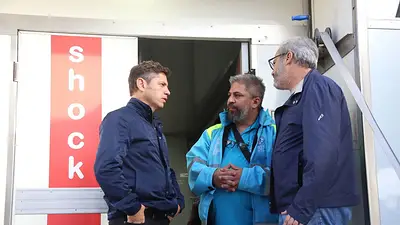 Kicillof recorrió las zonas afectadas por el temporal en Bahía Blanca Kicillof recorrió las zonas afectadas por el temporal en Bahía Blanca
