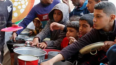 Autoridades palestinas piden al mundo que presione a Israel para que vuelva a entrar ayuda a Gaza Autoridades palestinas piden al mundo que presione a Israel para que vuelva a entrar ayuda a Gaza