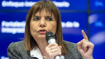 Bullrich amenazó a hinchas y jubilados antes de la marcha: "Los podemos detener" Bullrich amenazó a hinchas y jubilados antes de la marcha: "Los podemos detener"