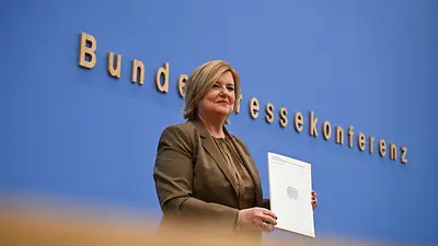Informe dice que ejército alemán envejece y se reduce, mientras los partidos buscan financiación Informe dice que ejército alemán envejece y se reduce, mientras los partidos buscan financiación