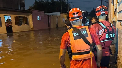 Diluvio e inundaciones en Córdoba: calles anegadas y ríos que se desbordaron Diluvio e inundaciones en Córdoba: calles anegadas y ríos que se desbordaron