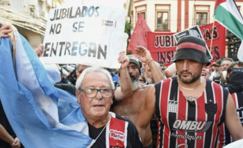 Marcha jubilados: el Gobierno prohíbe a 26 hinchas ir a la cancha | Javier milei presidente