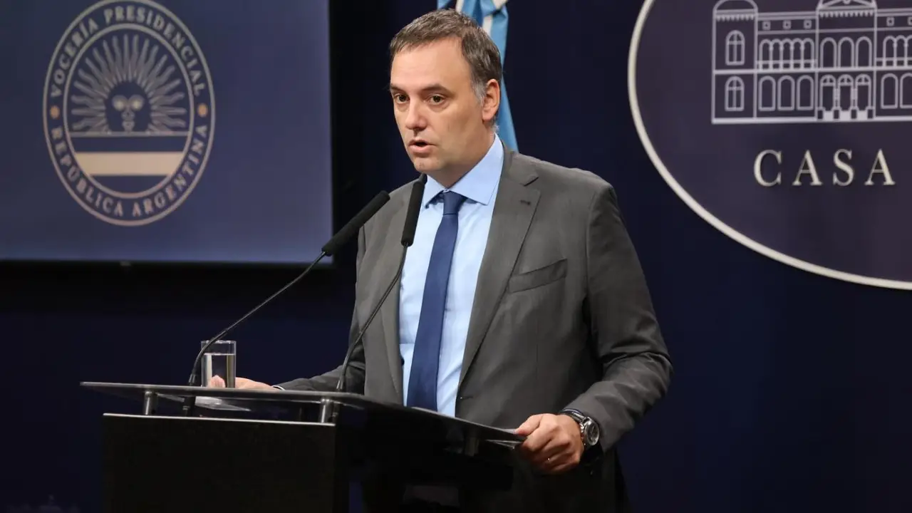 Fin: Adorni adelanta su renuncia y se abre un lugar para reemplazarlo