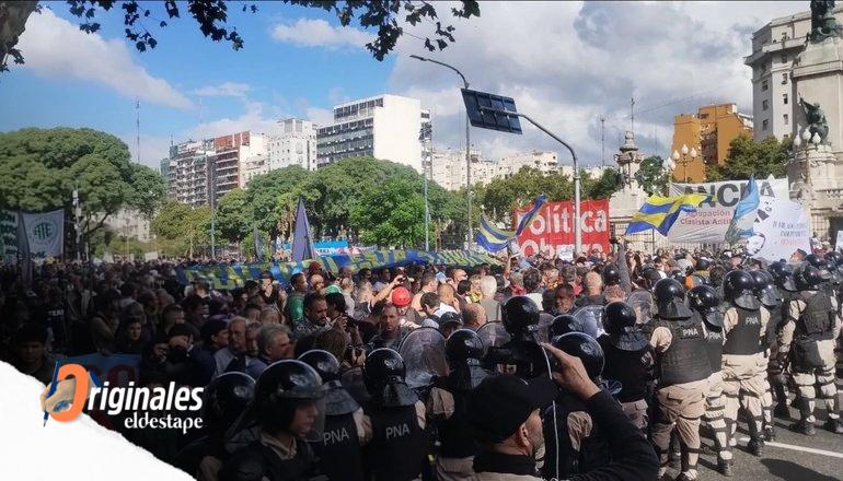 Se activó el protocolo antipiquetes: la Policía provoca a la marcha de jubilados