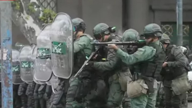 EN VIVO: con la zona ya desconcentrada, la Policía volvió a avanzar contra manifestantes