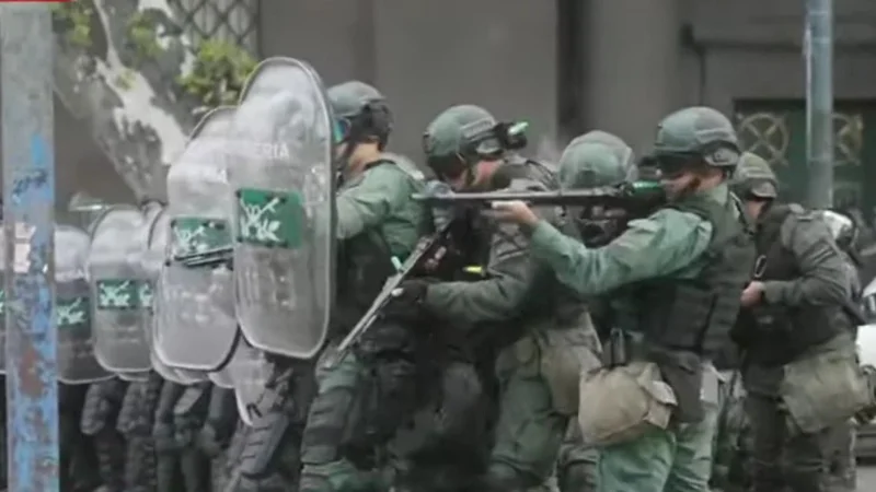 EN VIVO: con la zona ya desconcentrada, la Policía volvió a avanzar contra manifestantes