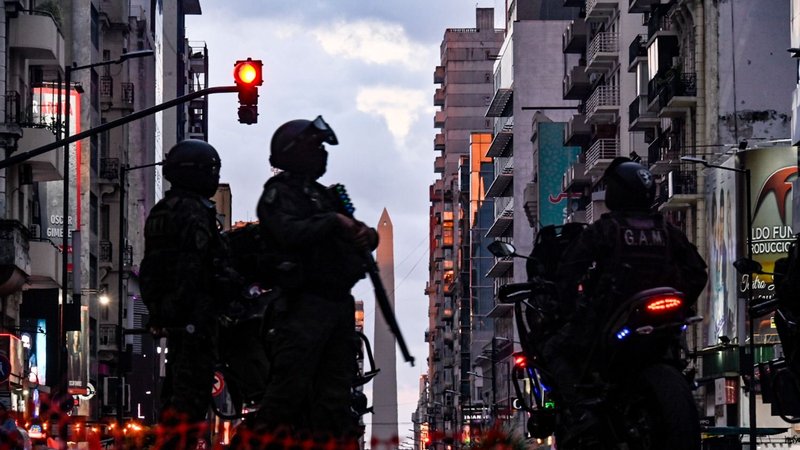 Represión y cacería: 150 detenidos y 9 heridos con lesiones de cráneo