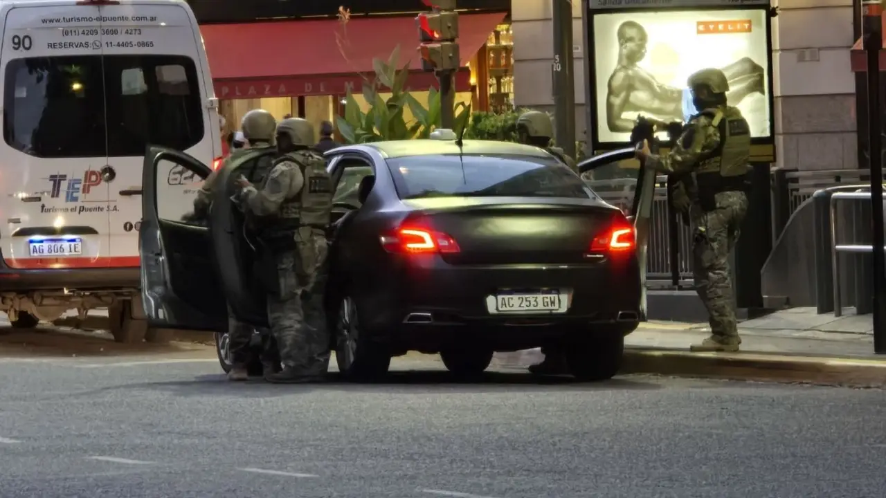 "Fuerzas especiales en autos particulares": la grave denuncia de una legisladora
