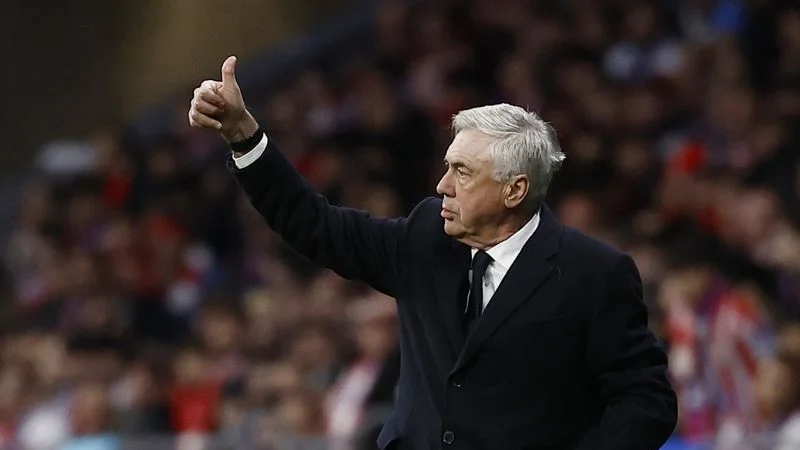 Ancelotti muestra su alivio tras la victoria del Real Madrid ante el Atlético en los penaltis