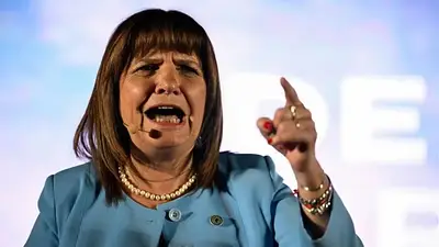 Llueven denuncias contra Patricia Bullrich por la represión en la marcha de hinchas y jubilados Llueven denuncias contra Patricia Bullrich por la represión en la marcha de hinchas y jubilados