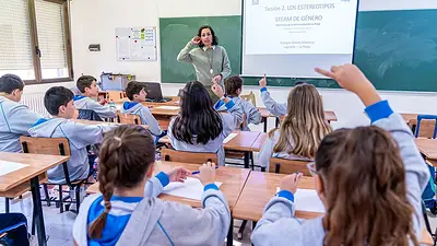 La Rioja busca prohibir el uso de celulares en las aulas para mejorar el aprendizaje y aumentar la concentración La Rioja busca prohibir el uso de celulares en las aulas para mejorar el aprendizaje y aumentar la concentración