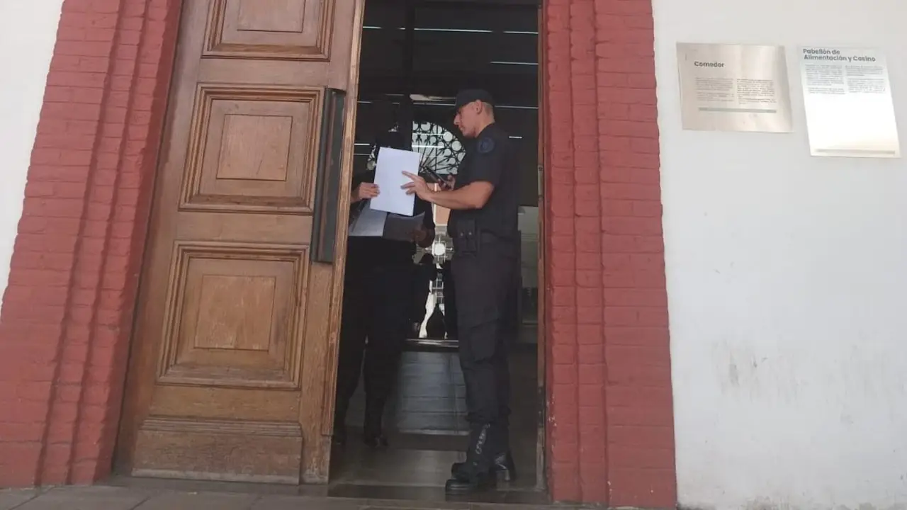 Más despidos en la Secretaría de DDHH: les prohibieron el ingreso con policías