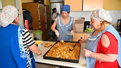 El Gobierno de PBA refuerza la asistencia alimentaria escolar en Bahía Blanca tras la emergencia El Gobierno de PBA refuerza la asistencia alimentaria escolar en Bahía Blanca tras la emergencia