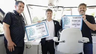 Kicillof inauguró el nuevo muelle y una planta potabilizadora en la isla Martín García Kicillof inauguró el nuevo muelle y una planta potabilizadora en la isla Martín García