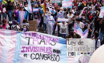 Triunfo ante el decreto que prohibía tratamientos a adolescentes LGBT+ | Ley de identidad de género