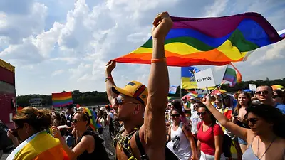 El partido gobernante de Hungría presenta un proyecto de ley para prohibir el Orgullo El partido gobernante de Hungría presenta un proyecto de ley para prohibir el Orgullo
