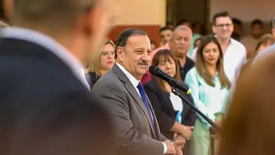 Quintela visitó una escuela refaccionada luego del temporal y dio inicio al ciclo lectivo en Patquía Quintela visitó una escuela refaccionada luego del temporal y dio inicio al ciclo lectivo en Patquía