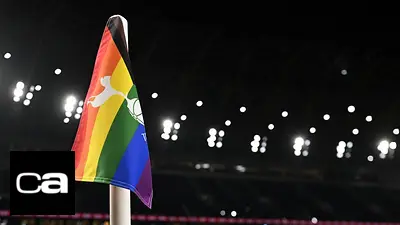 Josh Cavallo, futbolista gay australiano, dice que recibe amenazas de muerte todos los días Josh Cavallo, futbolista gay australiano, dice que recibe amenazas de muerte todos los días