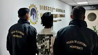Córdoba: detuvieron a un presunto agresor por la golpiza a un joven a la salida de un boliche en la Capital Córdoba: detuvieron a un presunto agresor por la golpiza a un joven a la salida de un boliche en la Capital