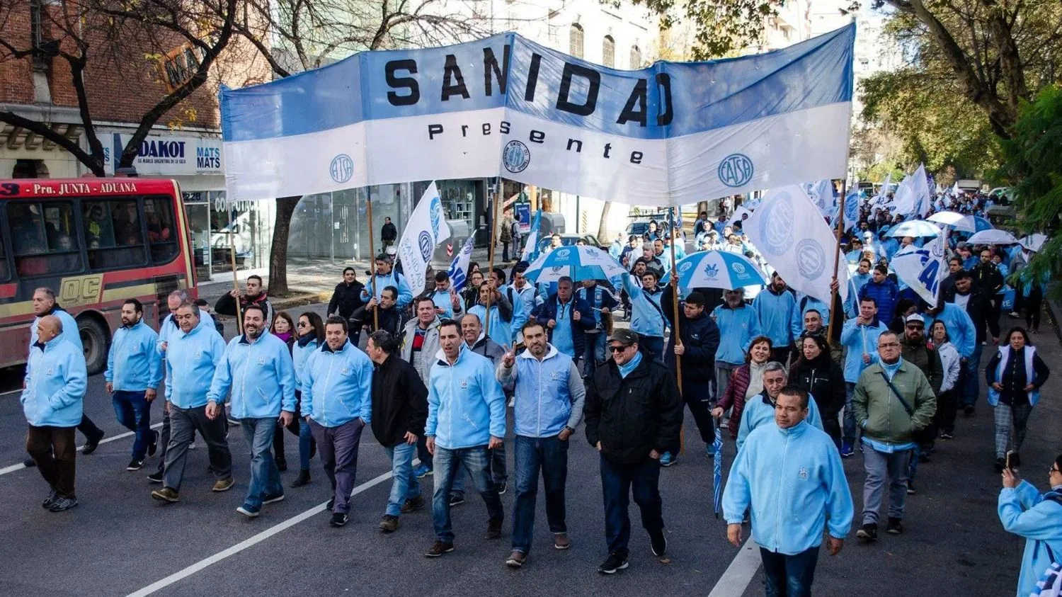 Paritarias : negociaciones calientes 1 1742328440204