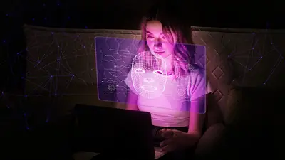 Una chica usando una computadora Una chica usando una computadora