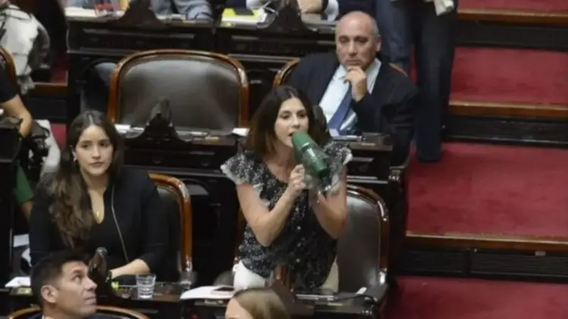 Pagano apuró a Milei: le pidió a Villarruel la explanada del Congreso para recibir a la Selección Pagano apuró a Milei: le pidió a Villarruel la explanada del Congreso para recibir a la Selección
