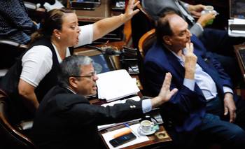 Fugas a favor y en contra de los vetos de Milei en bloques clave | Congreso