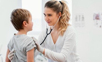 ¿Qué chequeos médicos deben hacerse los niños para tener el apto físico? | Salud