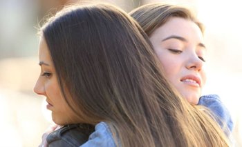 ¿No te gustan los abrazos? Esto es lo que dice de tu personalidad | Psicología