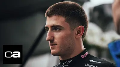 Jack Doohan en el paddock de la F1. Jack Doohan en el paddock de la F1.