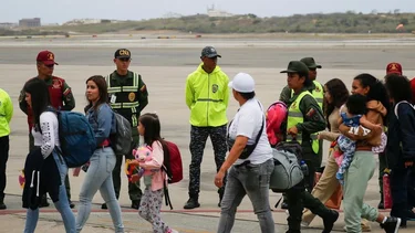 Llega a Venezuela vuelo con 311 retornados desde México: Ministro