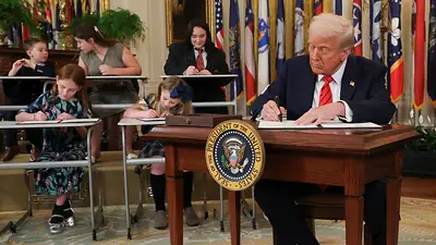 Trump pone a prueba el orden constitucional de EEUU con sus medidas radicales Trump pone a prueba el orden constitucional de EEUU con sus medidas radicales