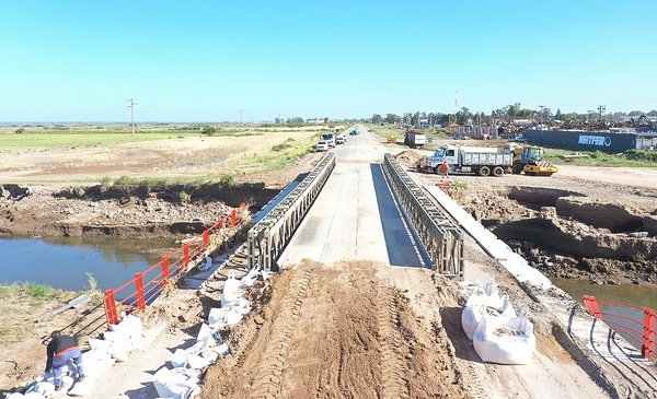 Avanzan los trabajos para instalar dos puentes para restituir el ...
