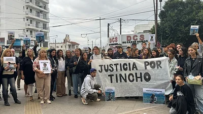 Más de 100 personas marcharon para pedir justicia por Martín Cáceres. Más de 100 personas marcharon para pedir justicia por Martín Cáceres.