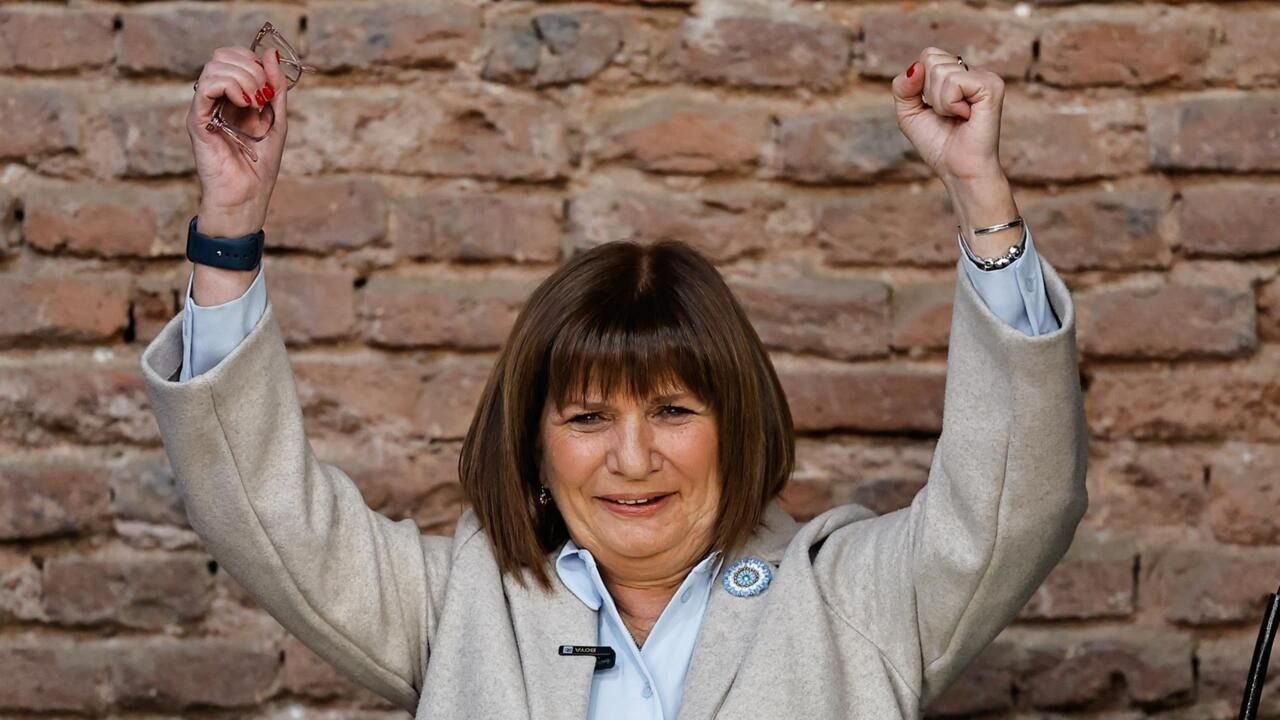Al estilo Trump y Bukele, Bullrich celebró que deportaron a 4 personas en un día