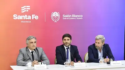 Pullaro recibirá a Llaryora y Frigerio en Santa Fe: muestra de unidad para elevar reclamos a Milei Pullaro recibirá a Llaryora y Frigerio en Santa Fe: muestra de unidad para elevar reclamos a Milei