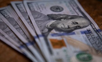 A cuánto cotiza el dólar tras la suba de por encima de los $1.300 | Dólar