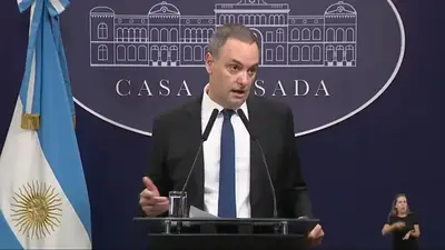 De la Rosa exigió la renuncia de Adorni y apuntó contra Milei: "Avala la corrupción de su jefe de Gabinete" De la Rosa exigió la renuncia de Adorni y apuntó contra Milei: "Avala la corrupción de su jefe de Gabinete"