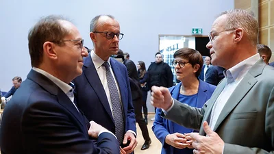Migración y recortes, entre las prioridades de Merz para las negociaciones de la coalición alemana Migración y recortes, entre las prioridades de Merz para las negociaciones de la coalición alemana